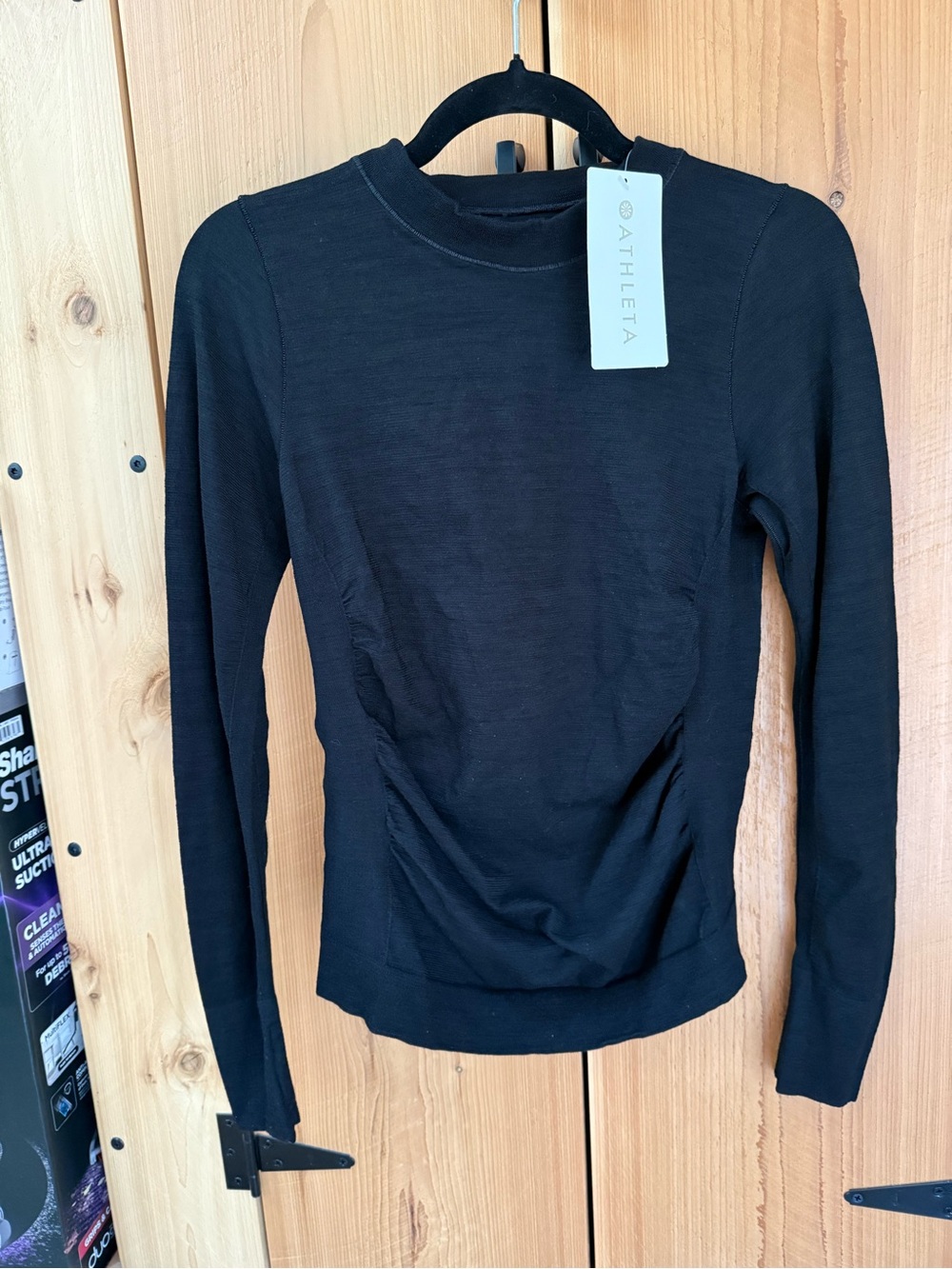 Athleta Black Long-Sleeve Ruched Performance Tee